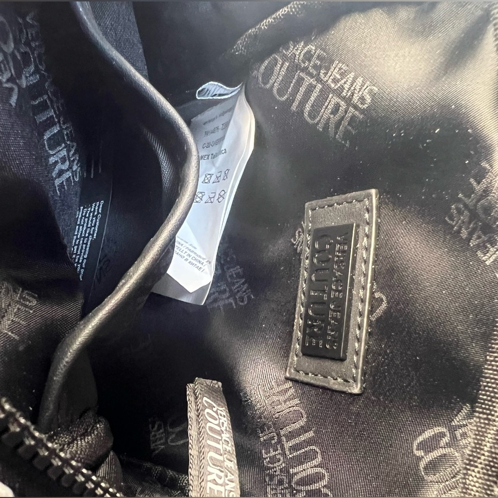 Versace Jeans Couture Barocco-print messenger bag. Unisex. NWT - Picture 9 of 10